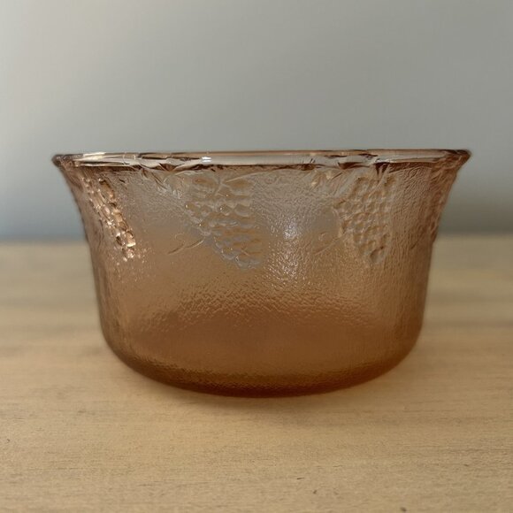 Vintage Pink Blush Pressed Glass Plate and Bowl with grape vines on the rim - Picture 6 of 9